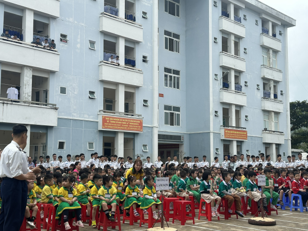 CÁC CHÁU MẪU GIÁO 4-6 TUỔI THAM QUAN HỌC VIỆN HẢI QUÂN NHÂN NGÀY THÀNH LẬP QUÂN ĐỘI NHÂN DÂN VIỆT NAM.